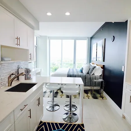 Coconut Grove 21St Floor Private Studio-Parking & Wifi Included